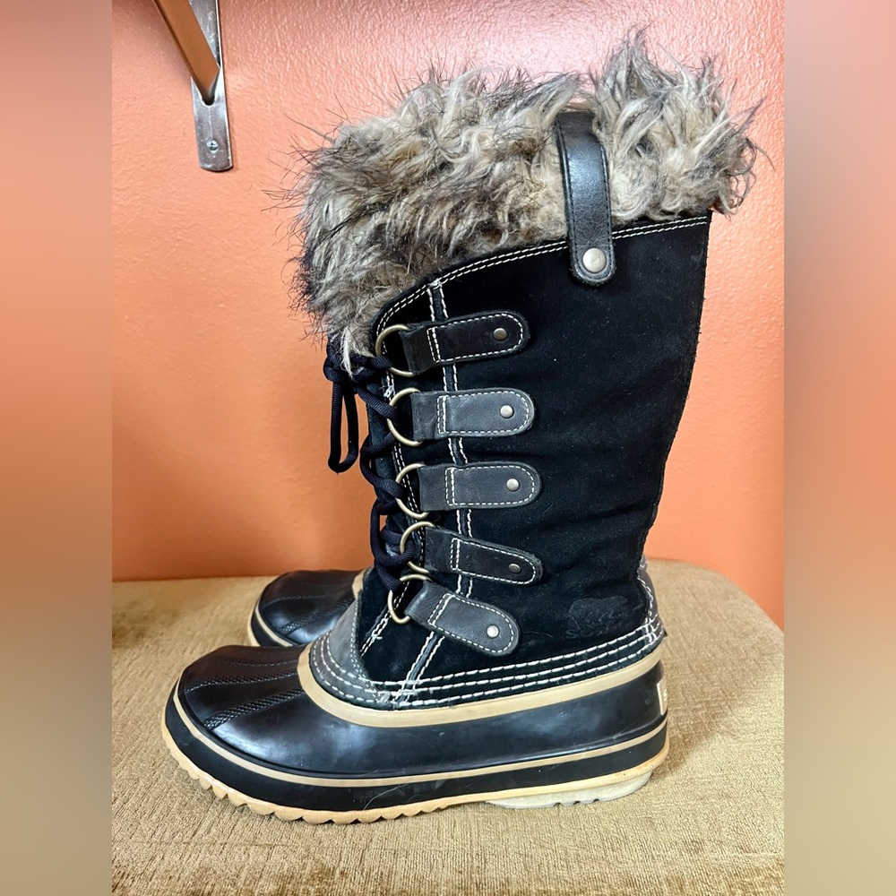 Joan of Arctic Women’s Black Sorel Boots, Size 7
